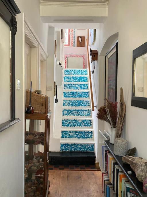 Fotografie z fotogalerie ubytování Unique Bohemian Artist Townhouse v destinaci Belfast
