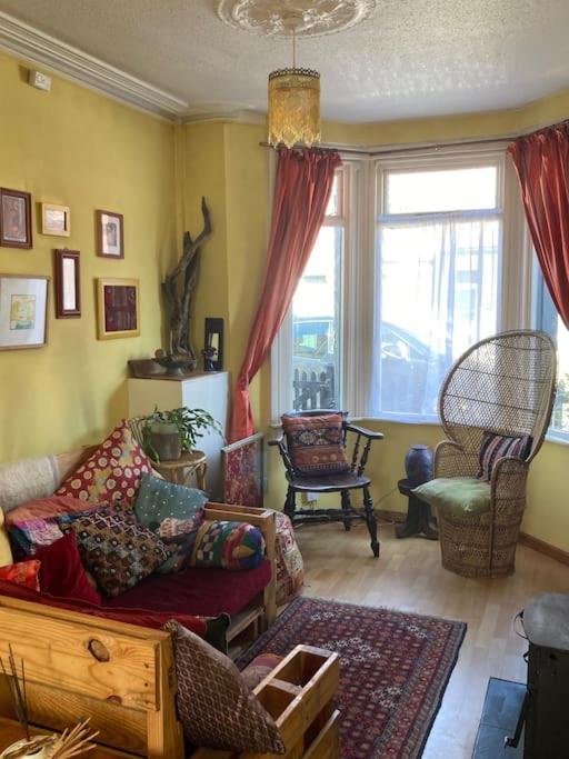 Fotografie z fotogalerie ubytování Unique Bohemian Artist Townhouse v destinaci Belfast