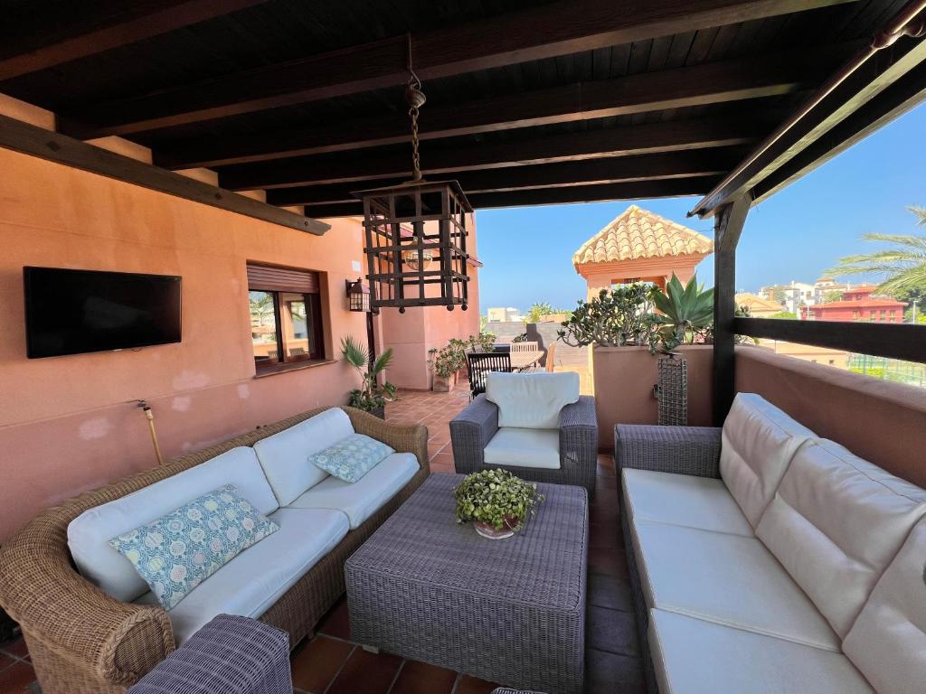 Posedenie v ubytovaní PUSHE Penthouse Playa Granada Beach & Golf 2