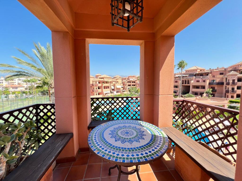 Balkón alebo terasa v ubytovaní PUSHE Penthouse Playa Granada Beach & Golf 2