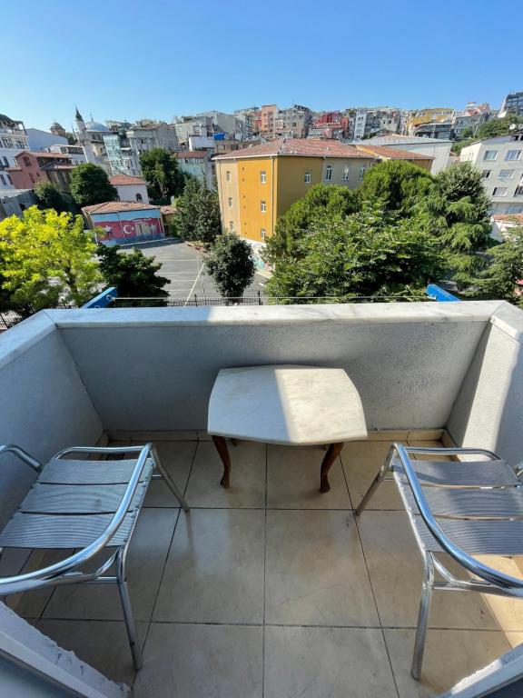 Balkón nebo terasa v ubytování Arat Apartments