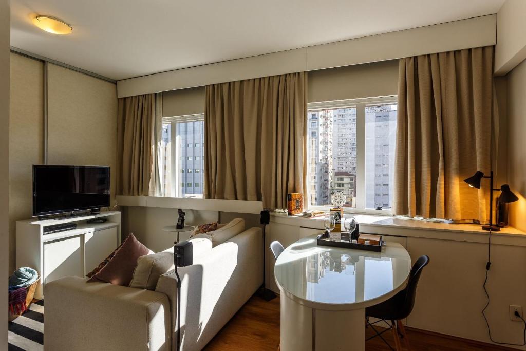 CT1005 Flat com limpeza diária na Bela Vista
