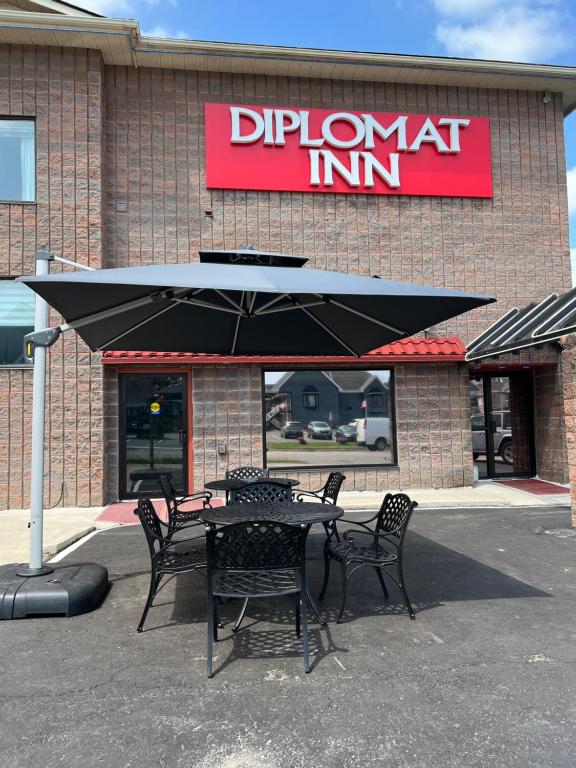 Diplomat Inn - Resim 41