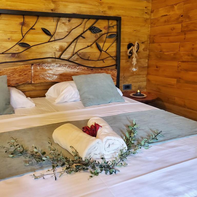 Postel nebo postele na pokoji v ubytování Coratina Cottage