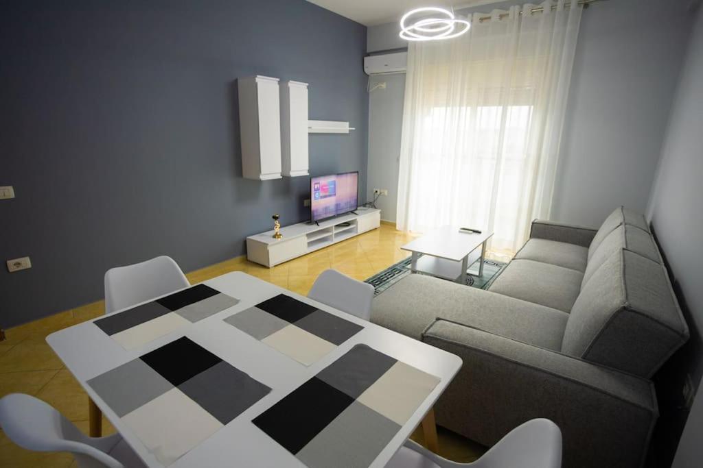 Apartment in Vlorë Kejvi - Image 5