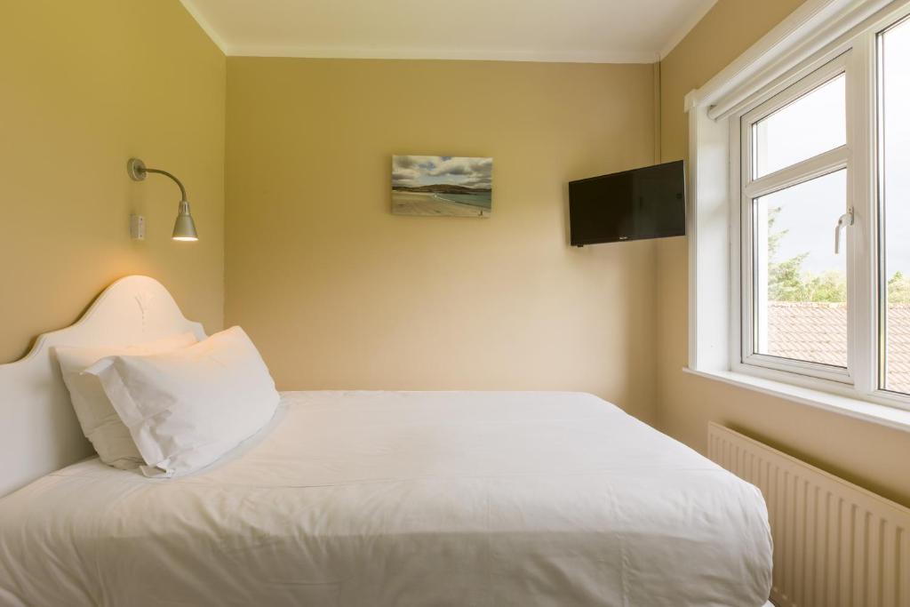 TV a/nebo společenská místnost v ubytování Lios Na Manach ECO B&B