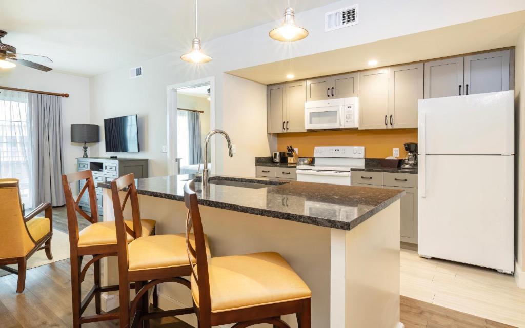 WorldMark Orlando Kingstown Reef - Deluxe King Suite