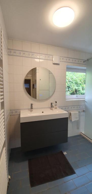 Ein Badezimmer in der Unterkunft D'Hestia - Gîte avec vue imprenable sur Huy