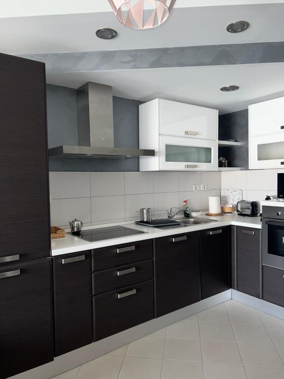 Modern View Apartments - Image 4