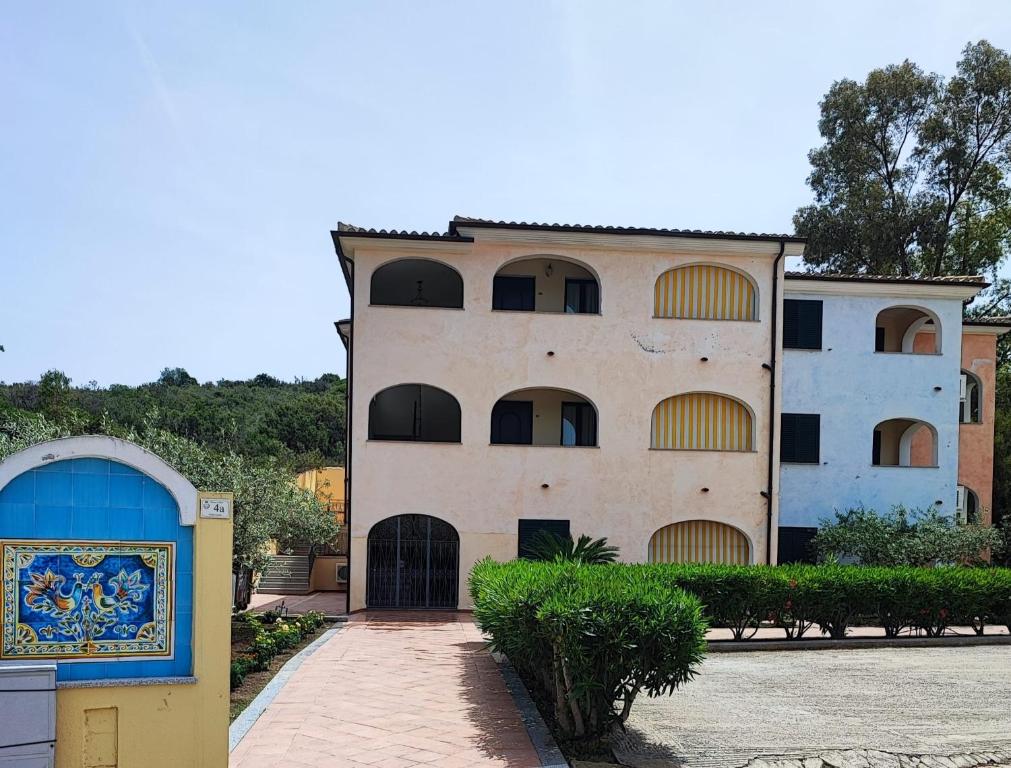 Budova, kde se aparthotel nachází