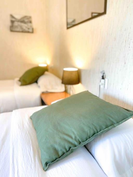 Postel nebo postele na pokoji v ubytování Típica Casa Andorrana en Encamp l by BonesVacances
