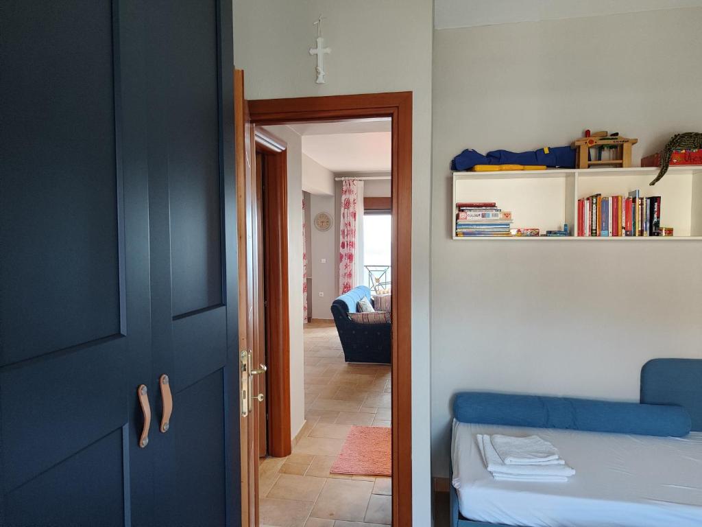 Knihovna v apartmánu