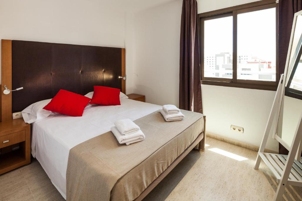 Ibiza Heaven Apartments, Playa den Bossa – Precios ...