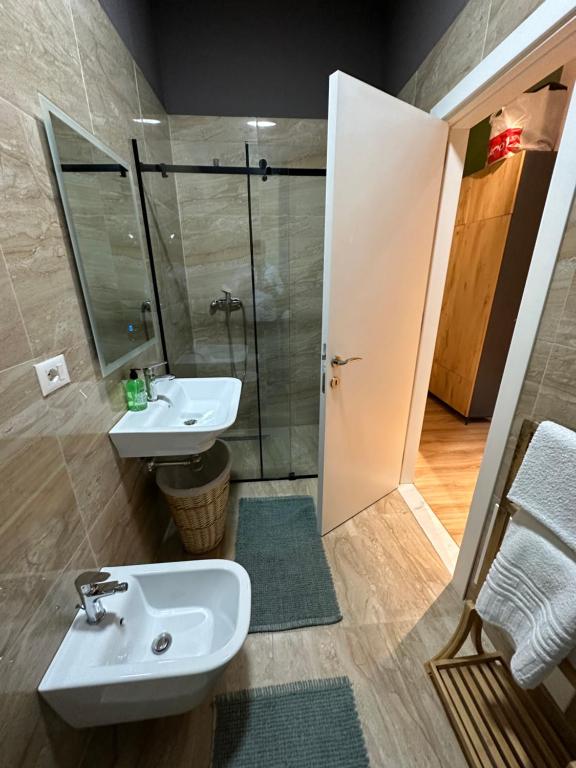 Apartments HomeRent Tirana - Imazhi 10