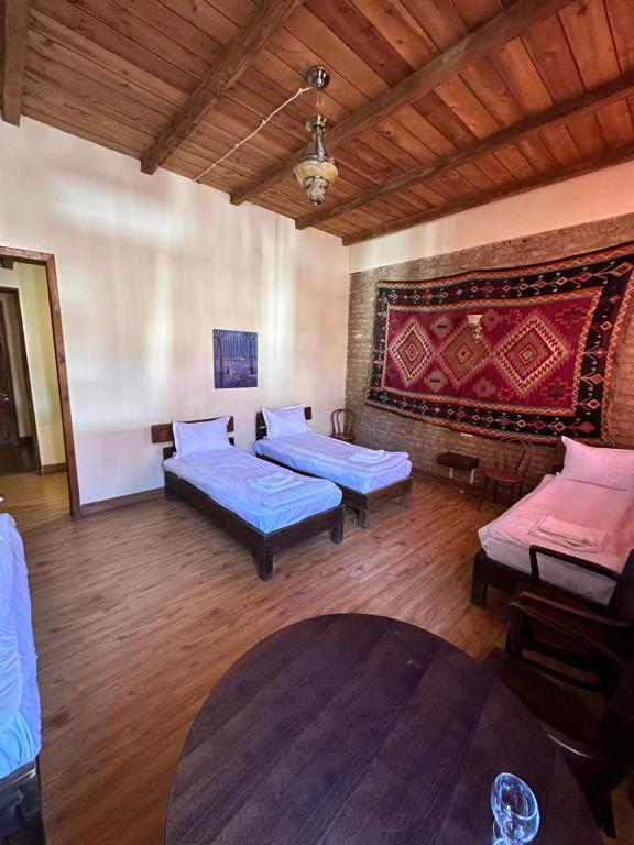 Old Sighnaghi - Quadruple Room
