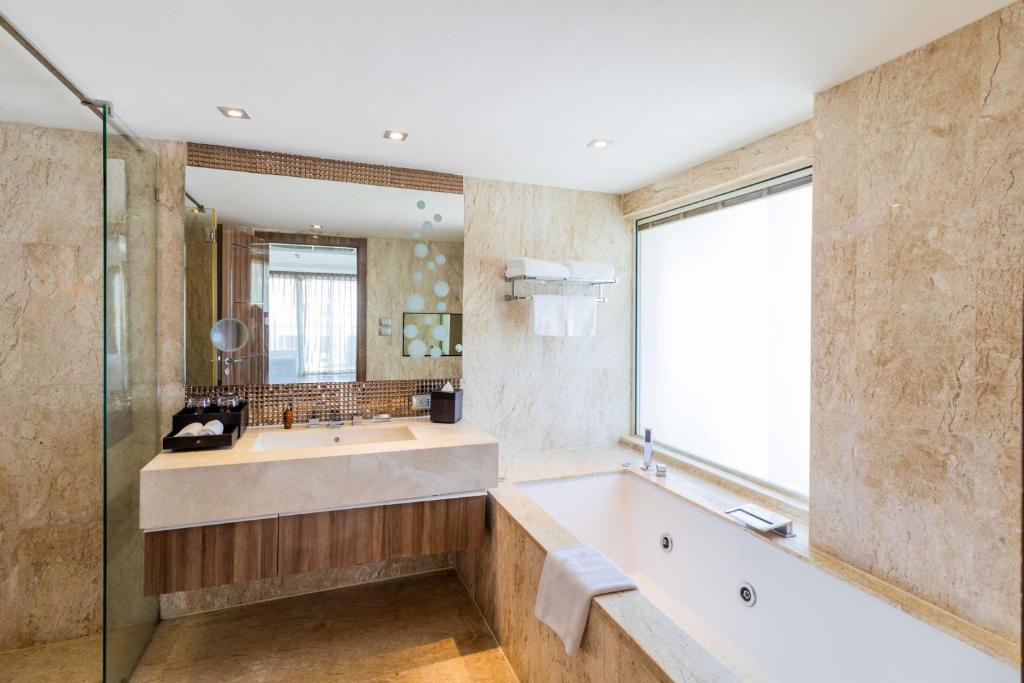 The Sanctuary Resort Pattaya, BW Signature Collection - Resim 16