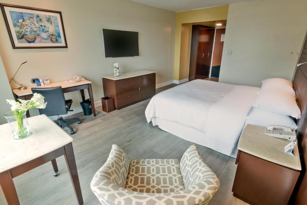 TV a/nebo společenská místnost v ubytování Sheraton Guayaquil
