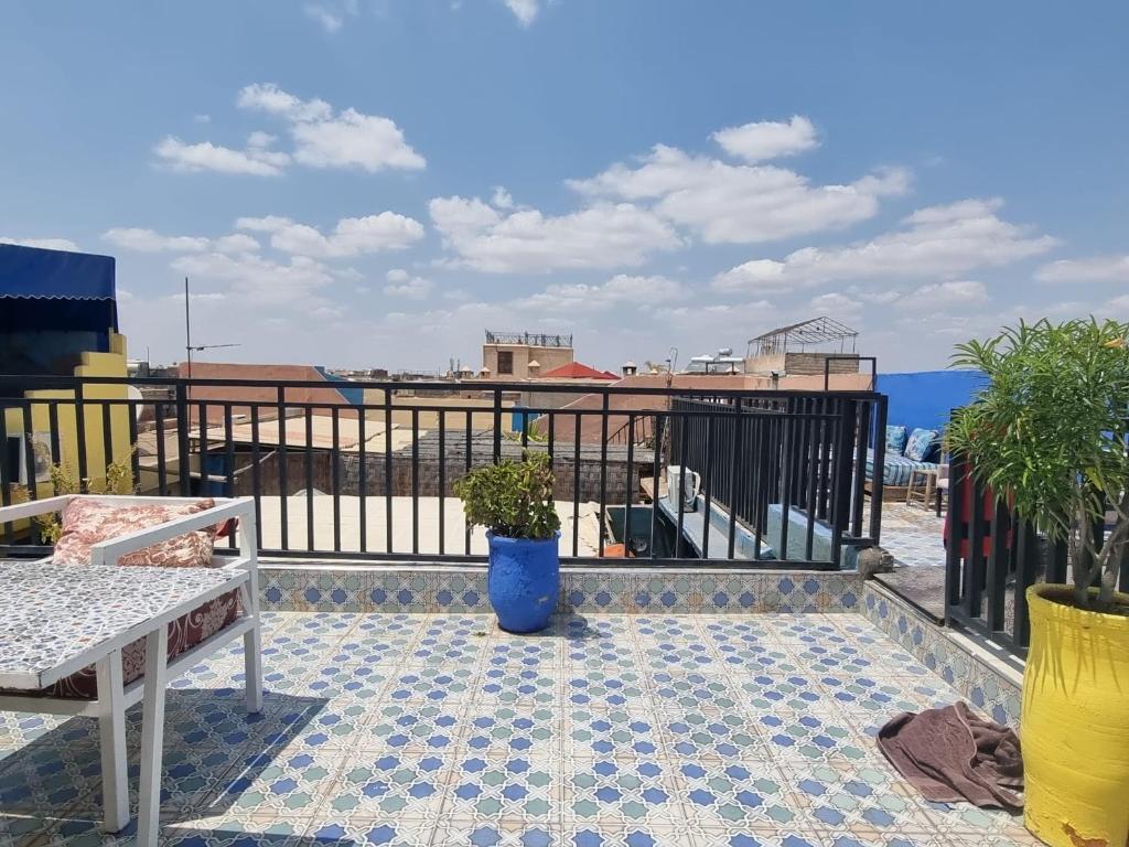 Balkón nebo terasa v ubytování Hostel Marrakech Rouge
