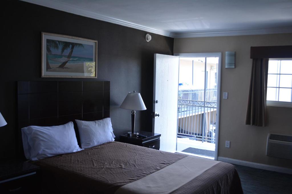 Seaside Motel - Queen Room - Non-Smoking