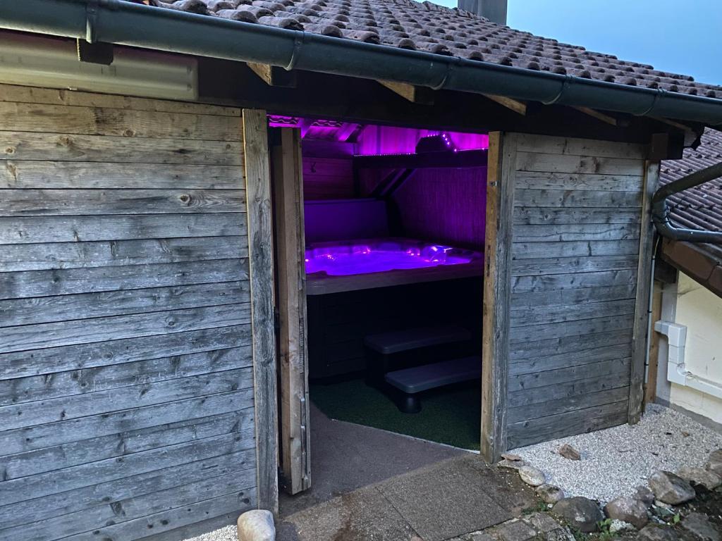 Fotografia z galérie ubytovania L’appartement du Fayé avec jacuzzi privé v destinácii Étueffont-Bas