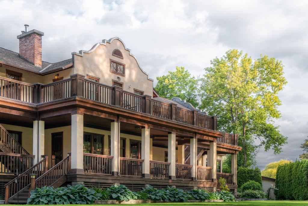 Naramata Inn