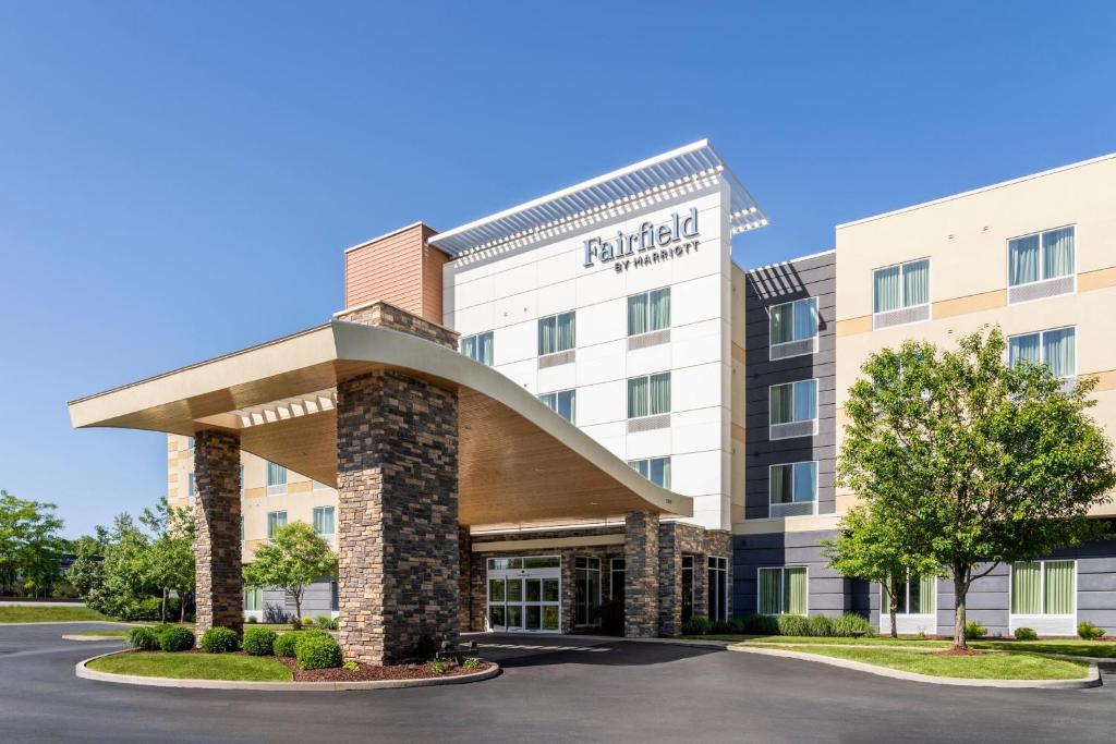 uma representação do exterior de um hotel em Fairfield Inn & Suites by Marriott Akron Fairlawn em Montrose