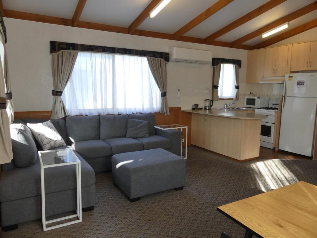 Kuchyň nebo kuchyňský kout v ubytování Moama Riverside Holiday Park