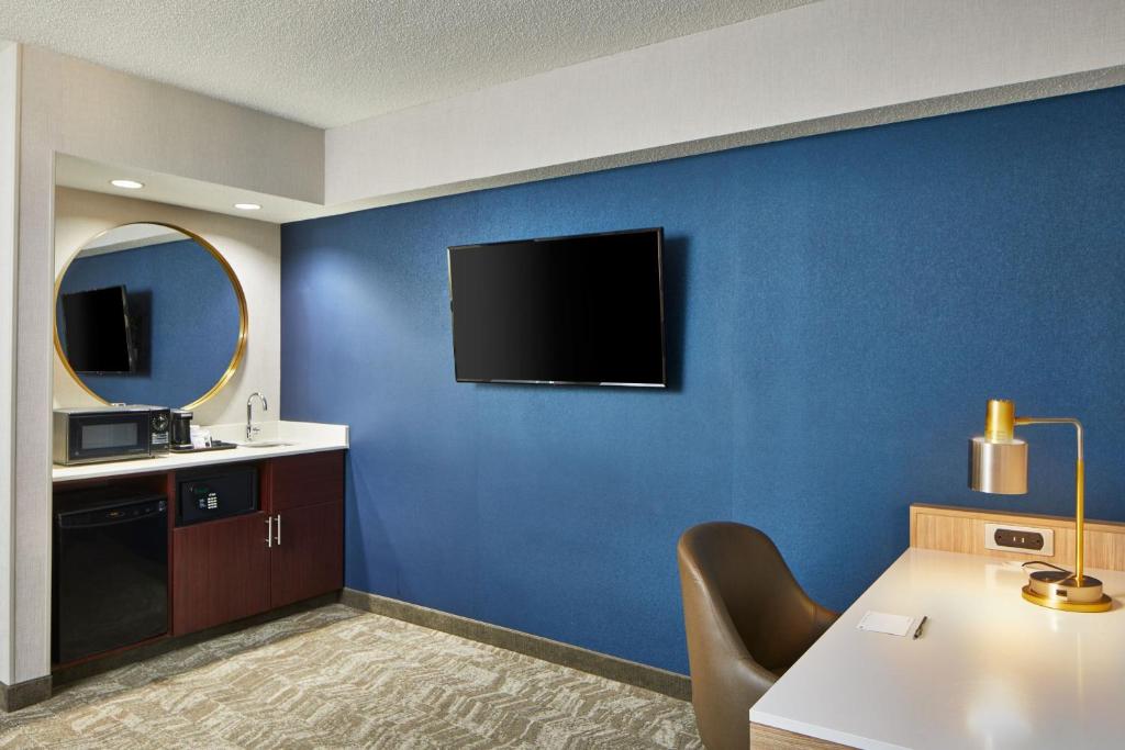 SpringHill Suites Memphis Downtown photo