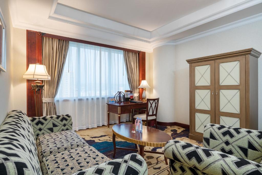 Posezení v ubytování Regal Palace Hotel