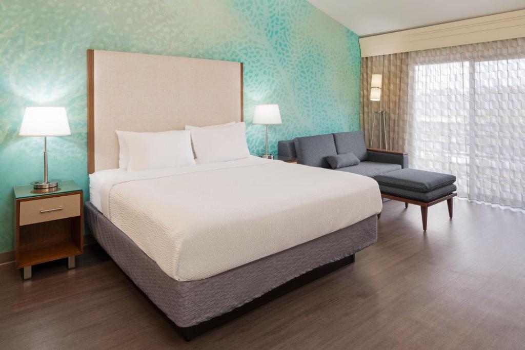 Courtyard by Marriott San Diego Del Mar/Solana Beach - Habitación Executive Con Cama King Y Sofá Cama