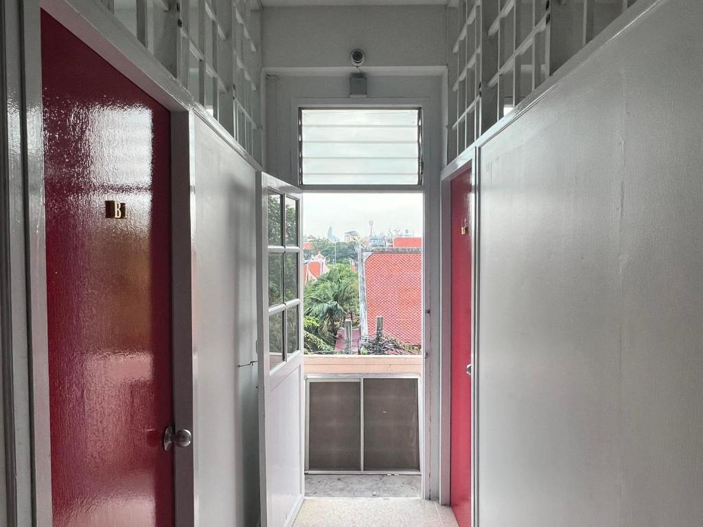 Merry V Guesthouse - Double Room With Shared Bathroom