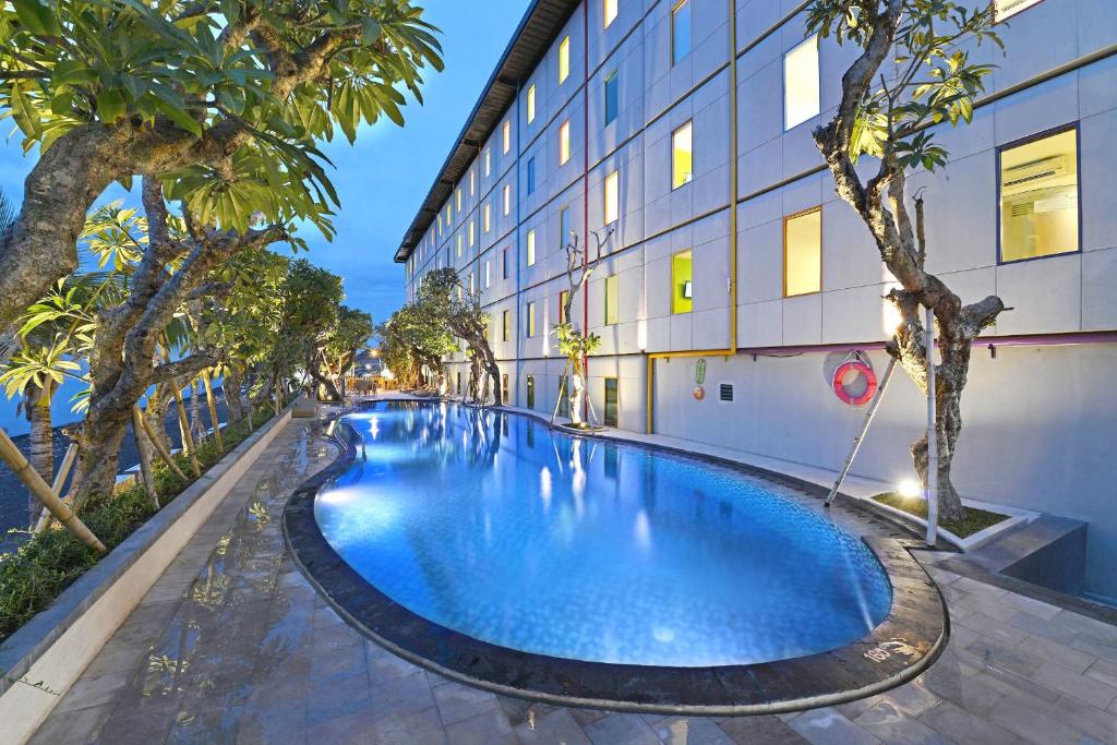 Bazén v ubytování Singaraja Hotel - CHSE Certified nebo v jeho okolí