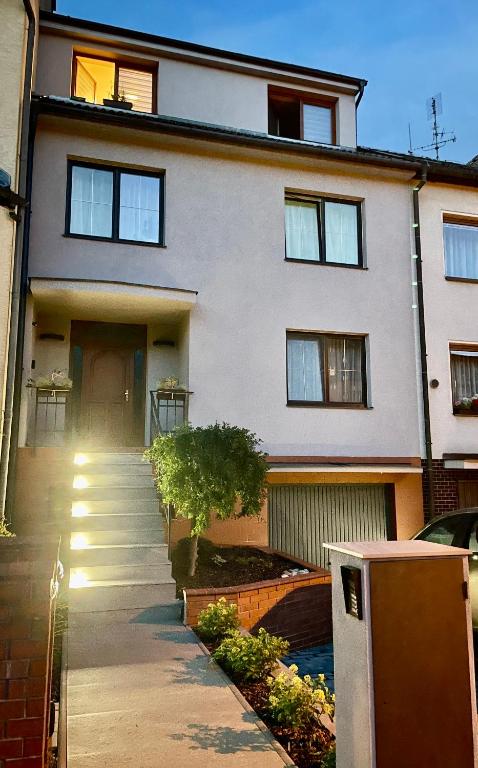 Budova, kde se apartmán nachází