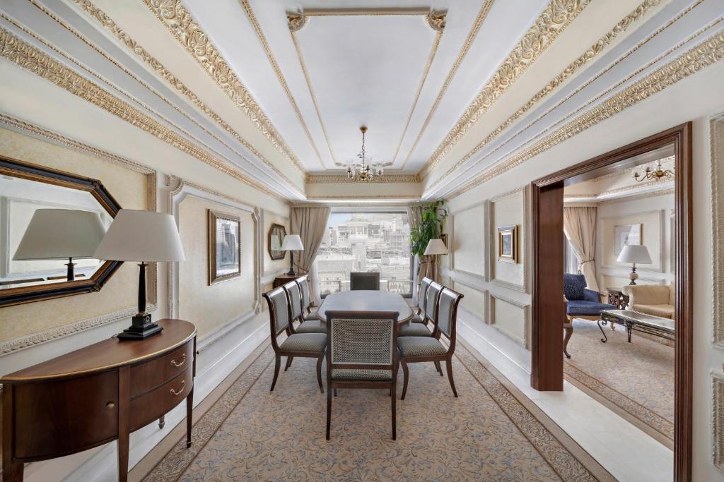 Posezení v ubytování Dar Al Tawhid Intercontinental Makkah by IHG