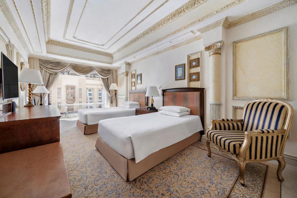 Postel nebo postele na pokoji v ubytování Dar Al Tawhid Intercontinental Makkah by IHG