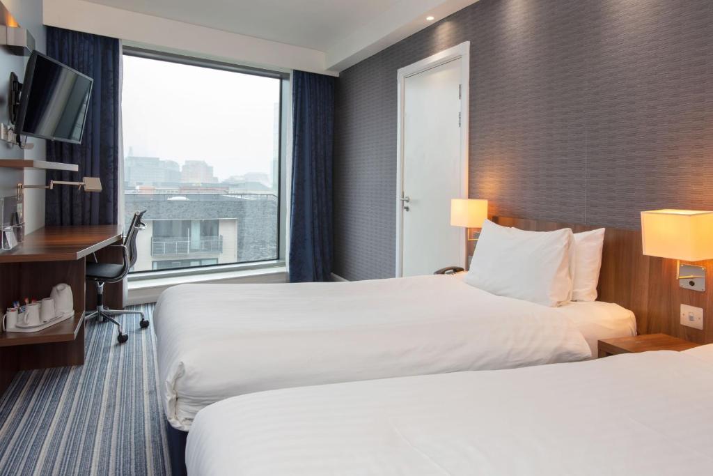 
Premium Twin Room with Extra Floor Space - Free Hot Breakfast
