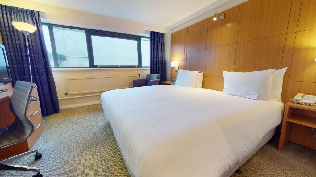 Holiday Inn Cardiff City Centre by IHG - Resim 18