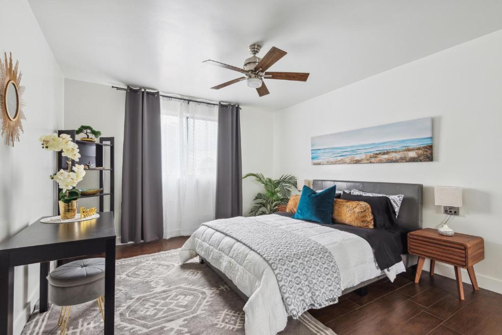 2 Day Minimum Spacious 1 Bedroom close to Beach, Long Beach Updated