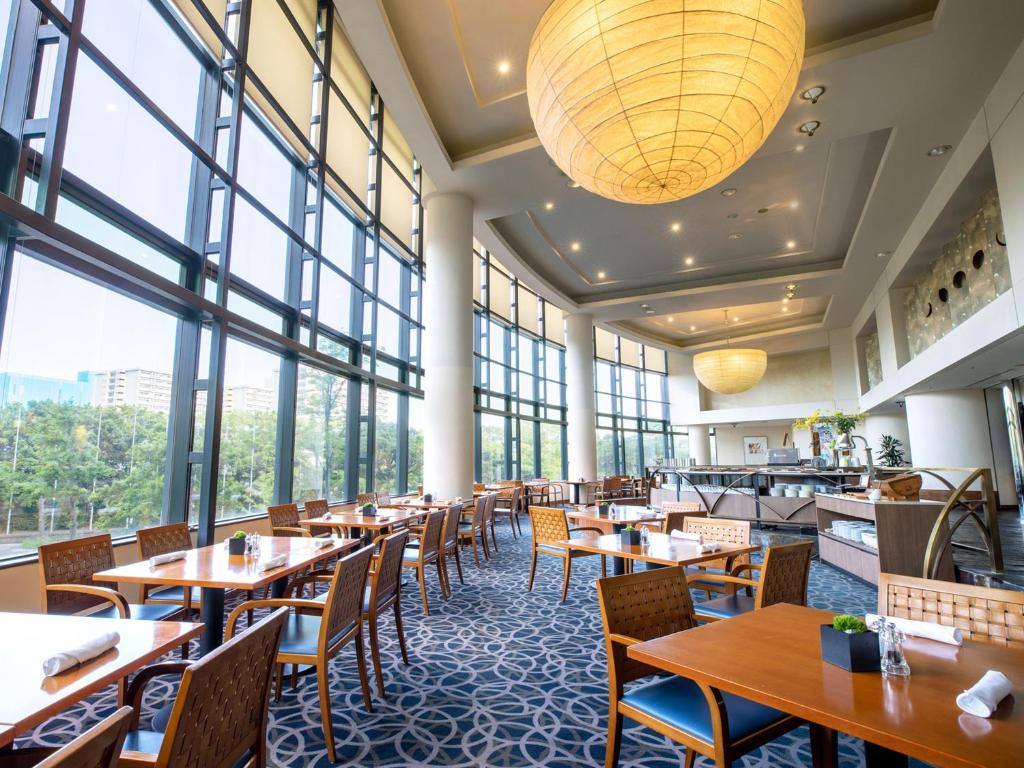 グランドプリンスホテル大阪ベイにあるレストランまたは飲食店