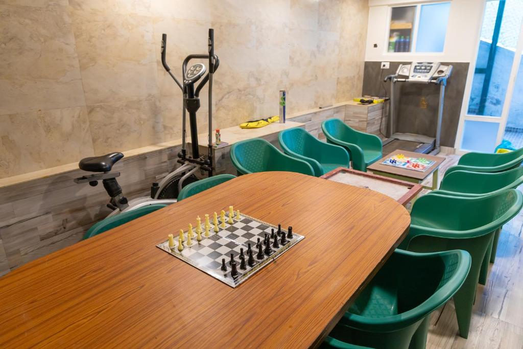 Kuchyň nebo kuchyňský kout v ubytování FabExpress RMK Nest - Nr Chettiar Park