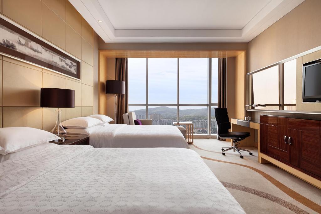 Sheraton Zhenjiang Hotel - Club Deluxe Twin Room