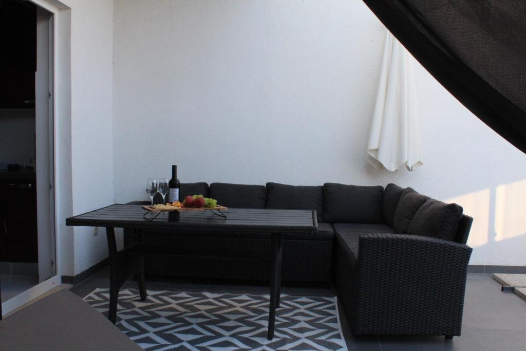 Posedenie v ubytovaní Luxury apartment Maestral - private pool