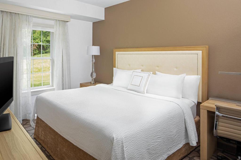 Postel nebo postele na pokoji v ubytování Residence Inn by Marriott West Orange