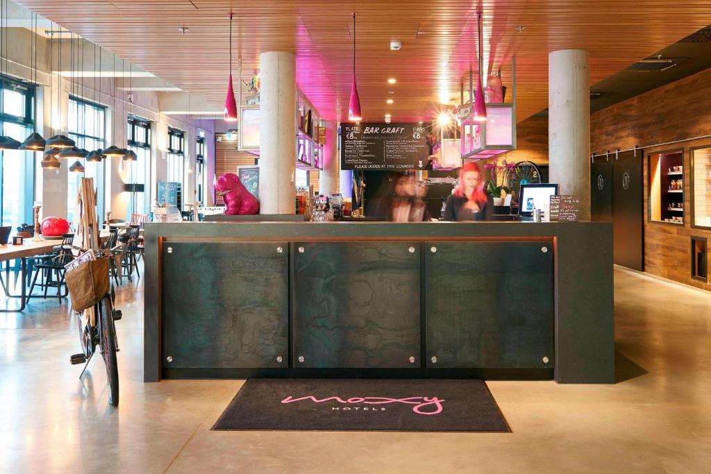 Restaurace v ubytování Moxy Frankfurt Eschborn