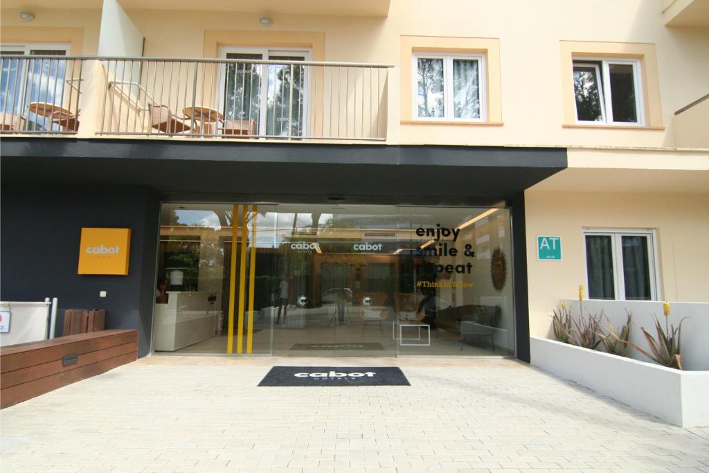 Cabot Tres Torres Apartamentos, Playa de Palma – Updated 2023 ...