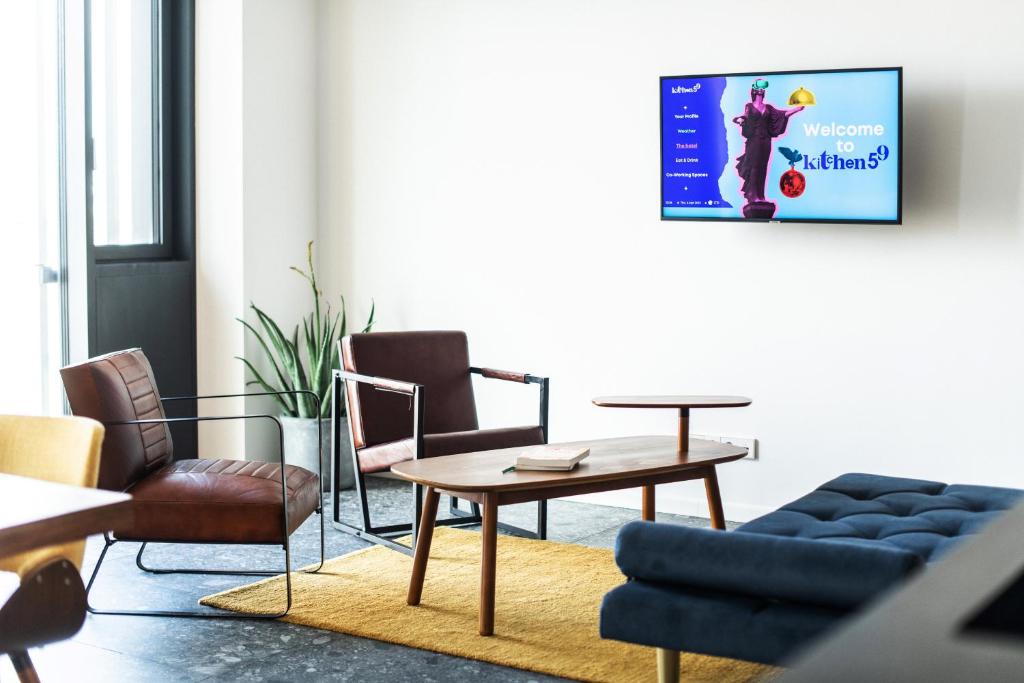 TV a/nebo společenská místnost v ubytování Hotel Kitchen59
