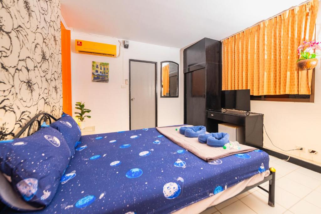 
Economy Double or Twin Room (No Window)
