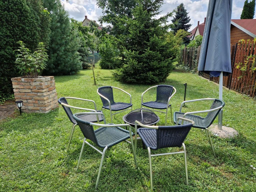 Vonkajšia záhrada v ubytovaní Uwes Apartment