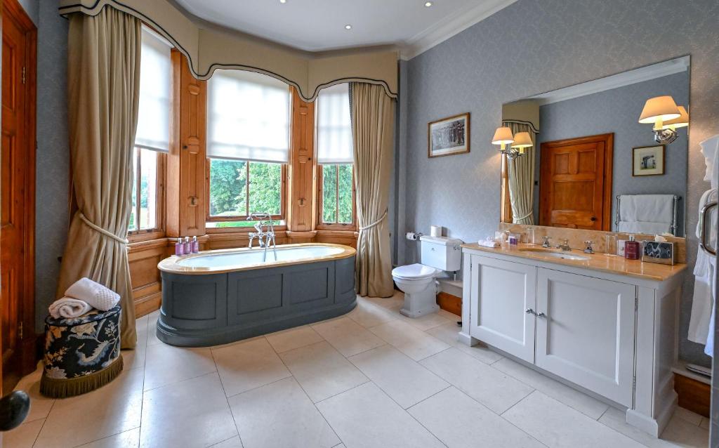 The Jockey Club Rooms 7