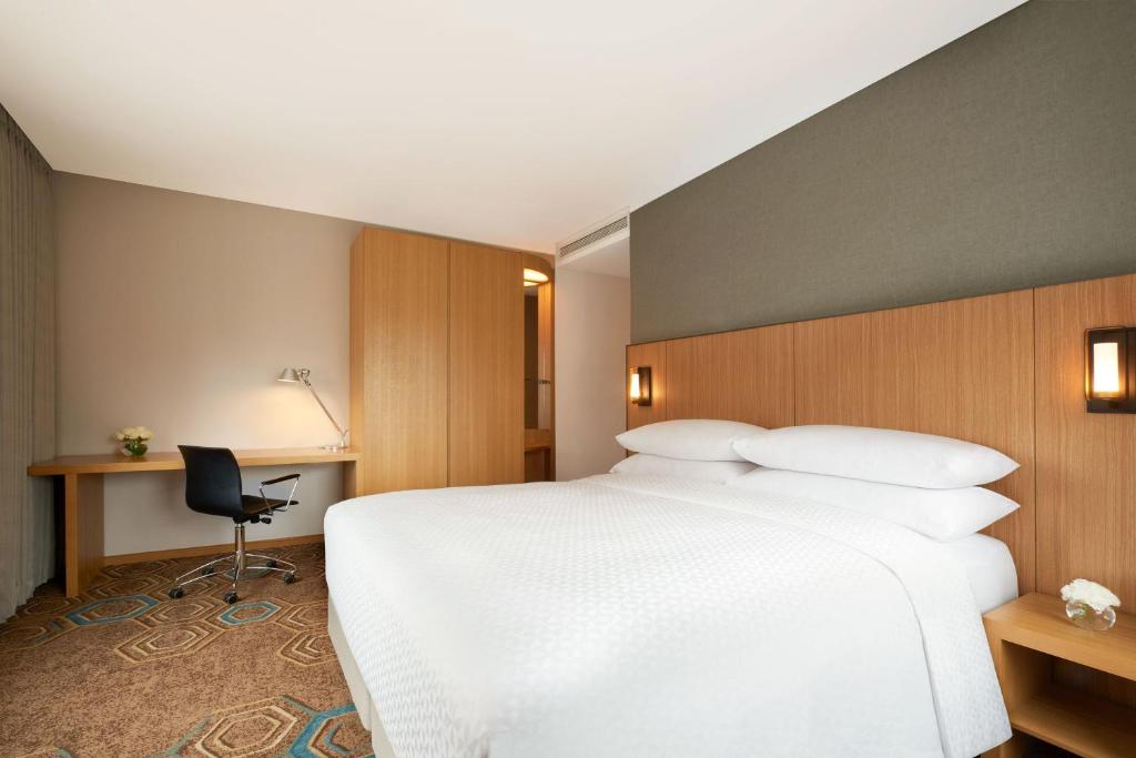 Four Points by Sheraton Seoul, Guro - Residential, Larger Guest Room, 1 King, City View